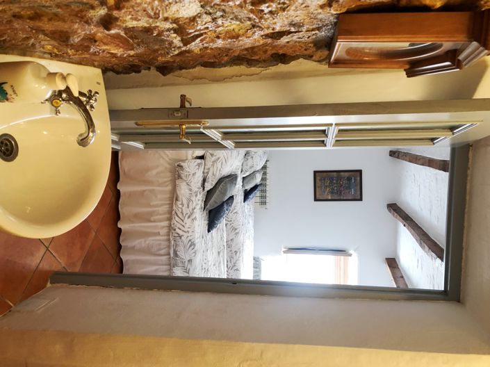 Image No.29-3 Bed Property for sale