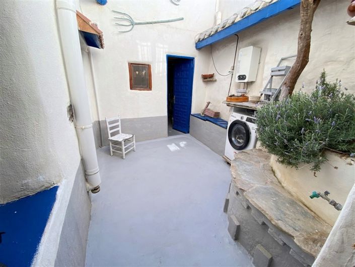 Image No.46-3 Bed Property for sale