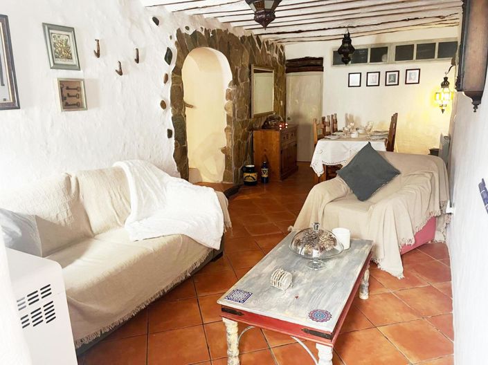 Image No.6-3 Bed Property for sale