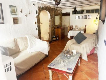 vh2705-village-town-house-for-sale-in-taberno