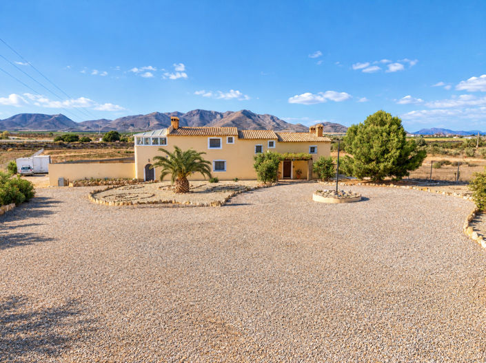 Image No.3-6 Bed Property for sale