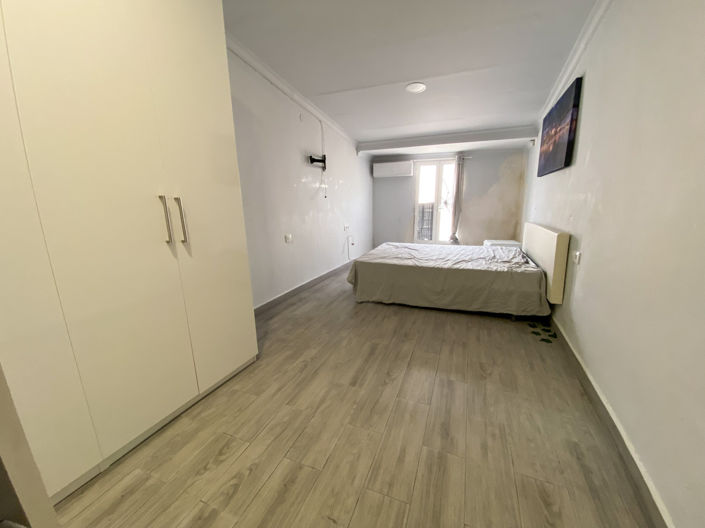 Image No.10-2 Bed Property for sale