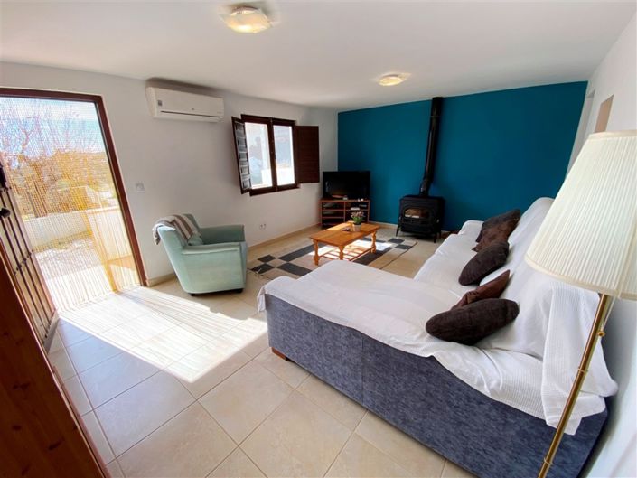 Image No.10-2 Bed Property for sale