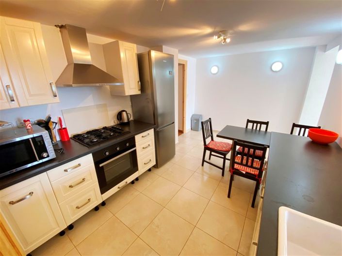 Image No.16-2 Bed Property for sale