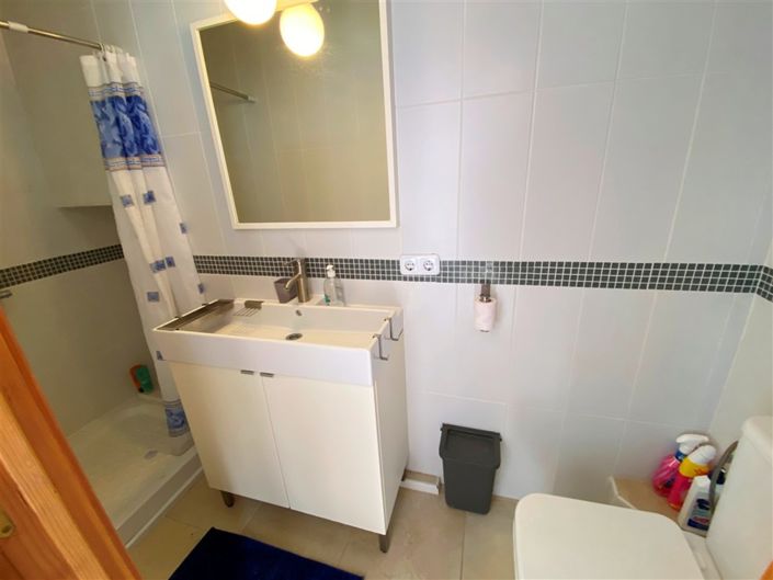 Image No.25-2 Bed Property for sale