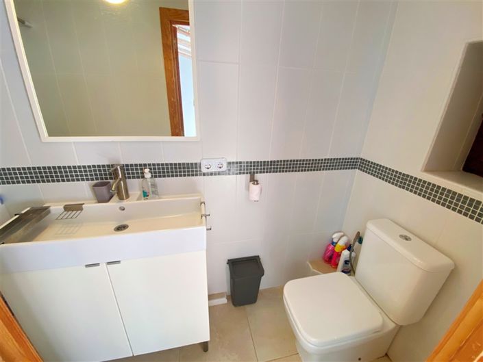 Image No.26-2 Bed Property for sale