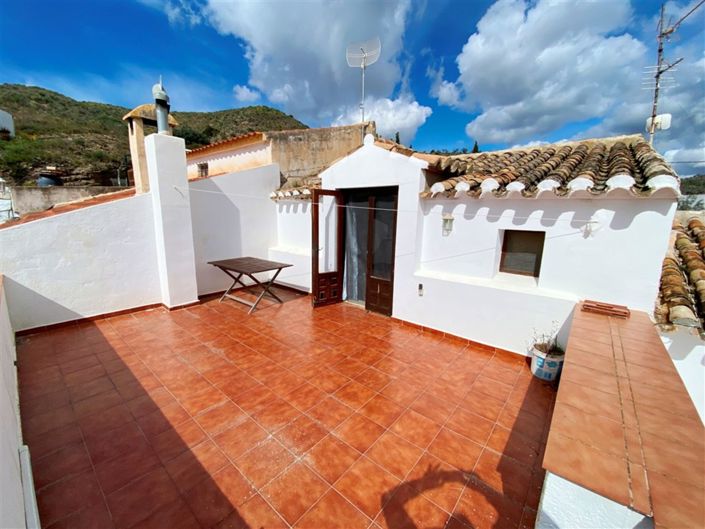 Image No.28-2 Bed Property for sale