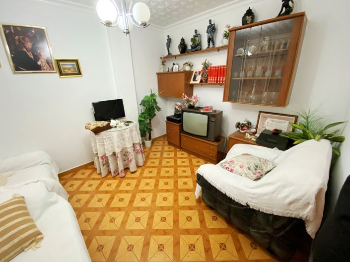 Image No.10-3 Bed Apartment for sale