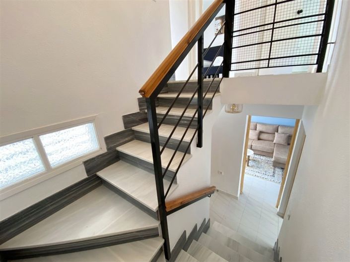 Image No.17-3 Bed Property for sale