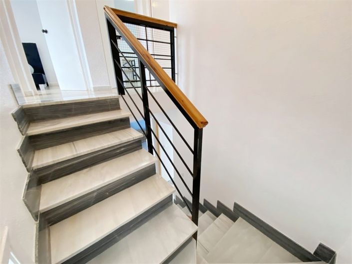 Image No.18-3 Bed Property for sale