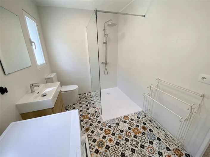 Image No.32-3 Bed Property for sale