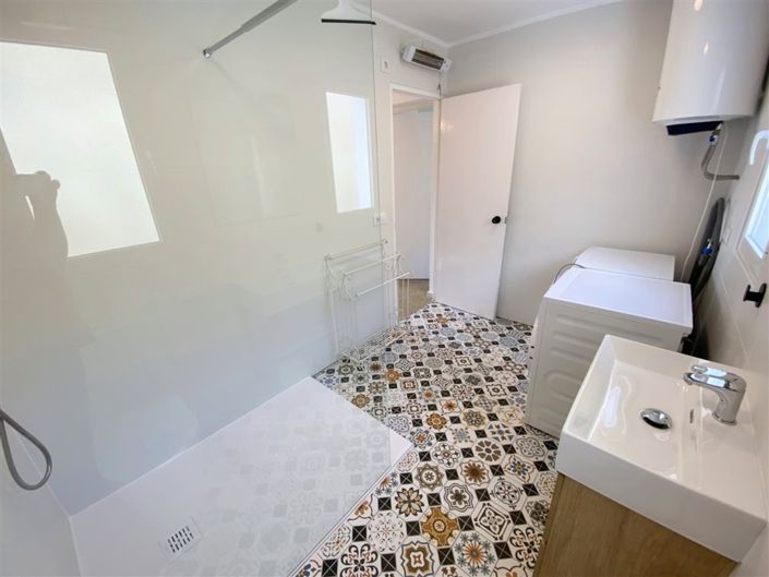 Image No.34-3 Bed Property for sale