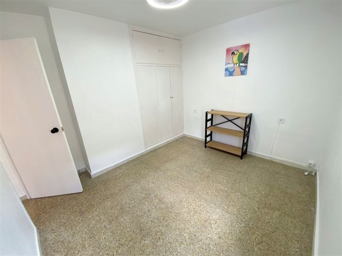 Image No.37-3 Bed Property for sale