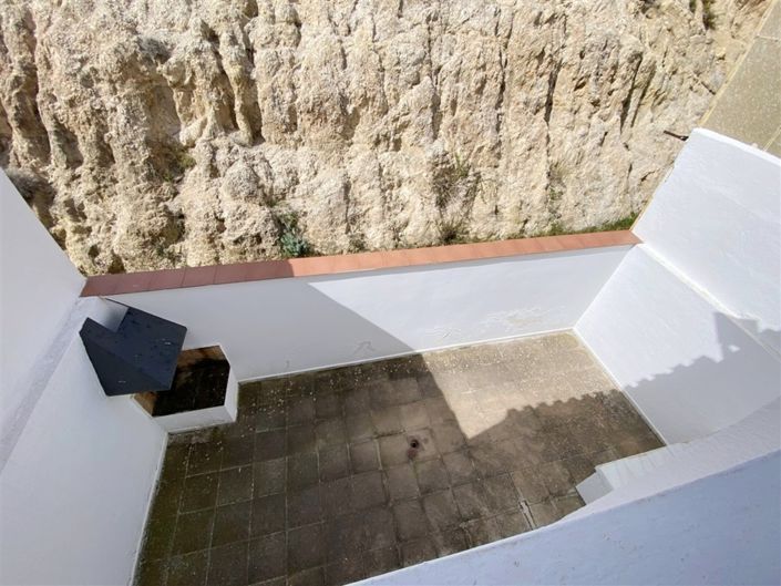 Image No.39-3 Bed Property for sale