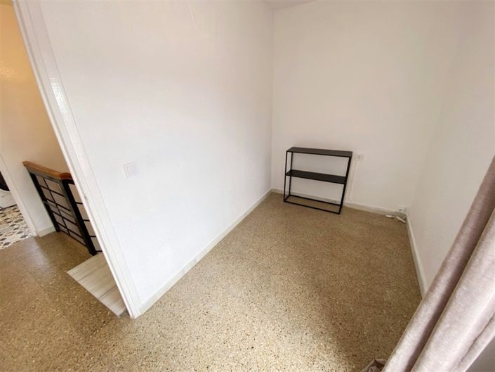 Image No.43-3 Bed Property for sale