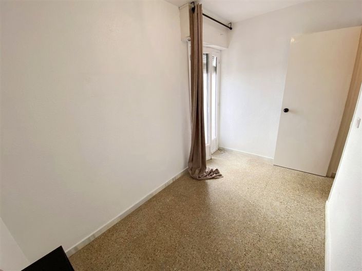 Image No.45-3 Bed Property for sale