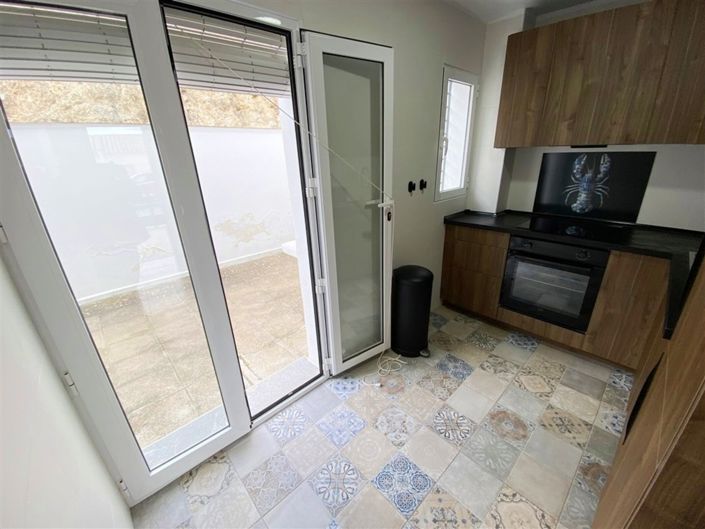 Image No.9-3 Bed Property for sale