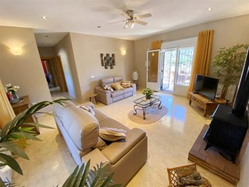 vh2723-country-house-for-sale-in-huercal-over