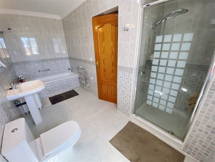 Image No.22-3 Bed Villa for sale