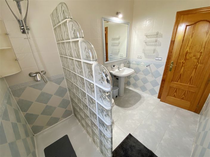 Image No.38-3 Bed Villa for sale