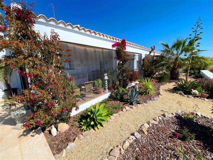 Image No.17-9 Bed Property for sale