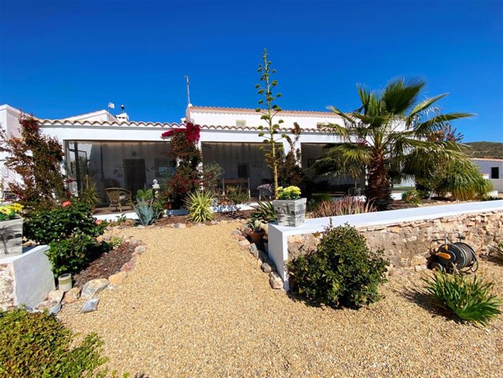 Image No.19-9 Bed Property for sale