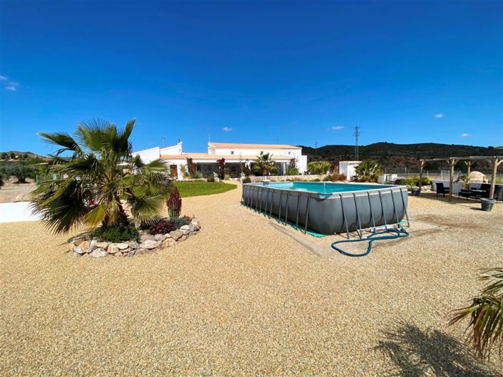 Image No.2-9 Bed Property for sale