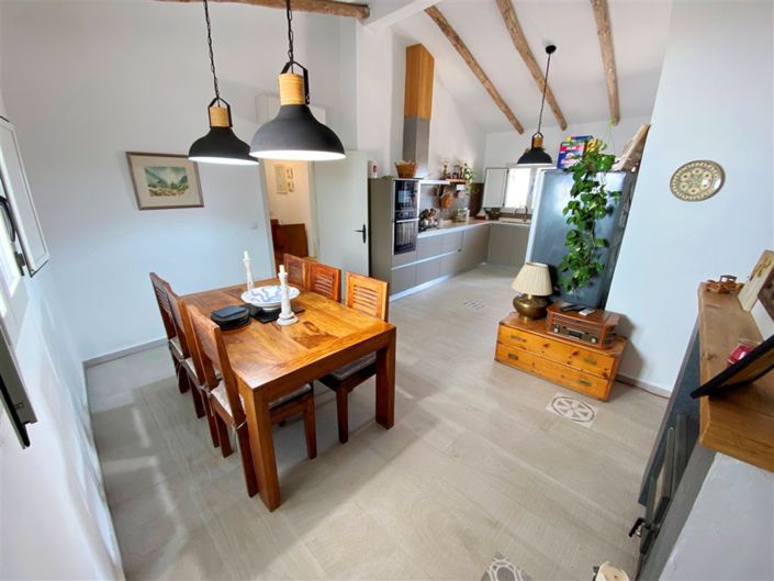 Image No.24-9 Bed Property for sale