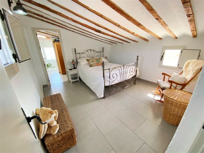 Image No.38-9 Bed Property for sale