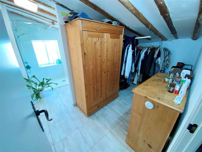 Image No.40-9 Bed Property for sale