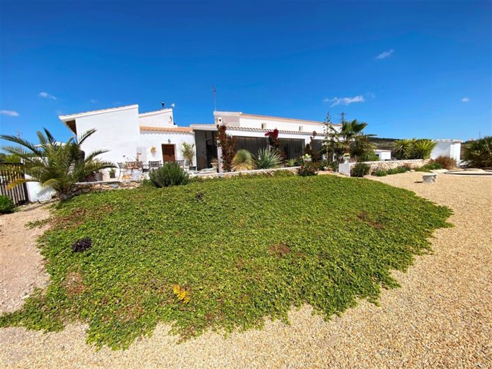 Image No.41-9 Bed Property for sale