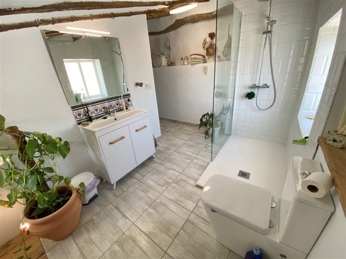 Image No.46-9 Bed Property for sale