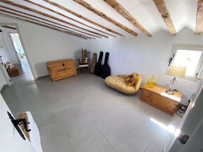 Image No.47-9 Bed Property for sale