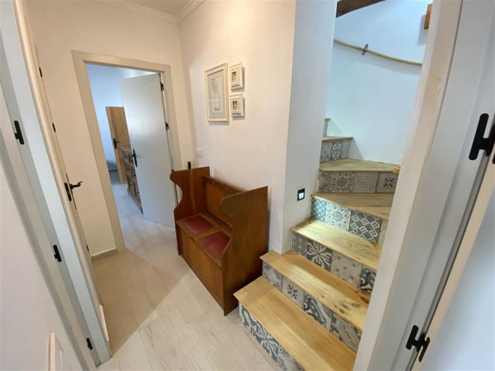 Image No.50-9 Bed Property for sale