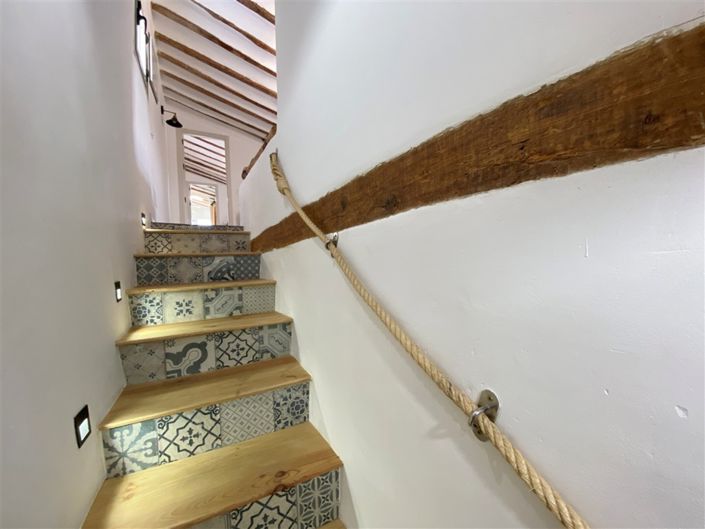 Image No.51-9 Bed Property for sale