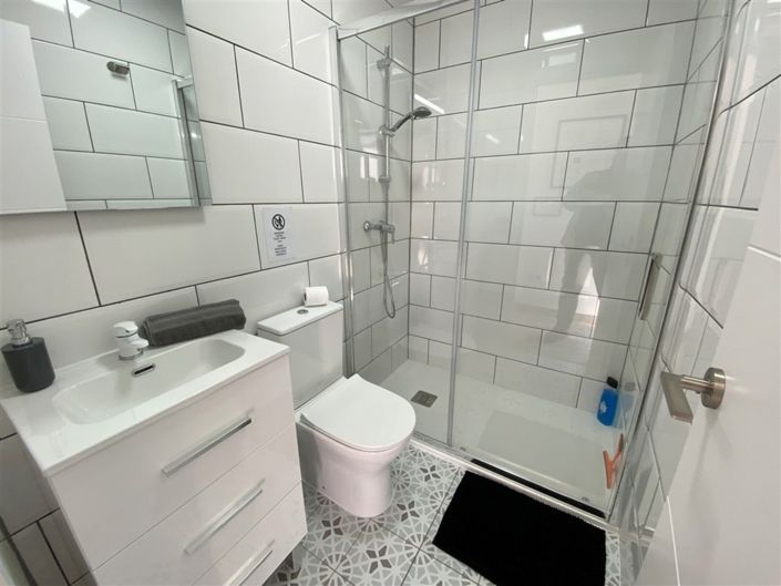 Image No.57-9 Bed Property for sale