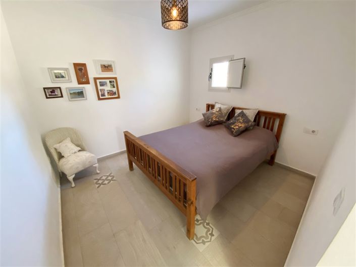 Image No.60-9 Bed Property for sale