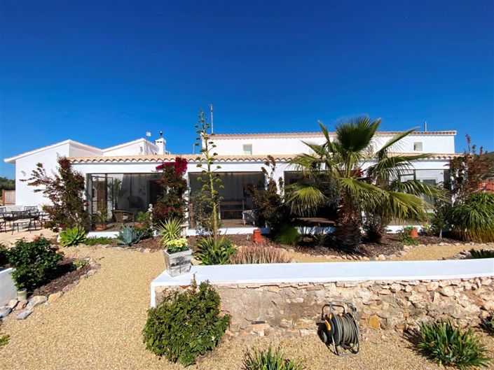 Image No.6-9 Bed Property for sale