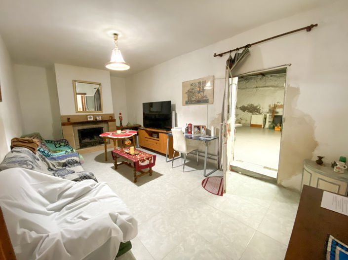 Image No.15-3 Bed Property for sale