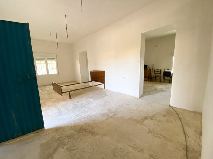 Image No.18-3 Bed Property for sale