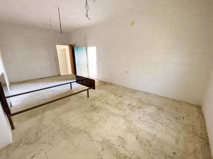 Image No.19-3 Bed Property for sale