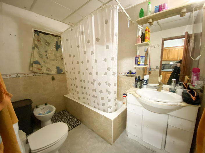 Image No.25-3 Bed Property for sale