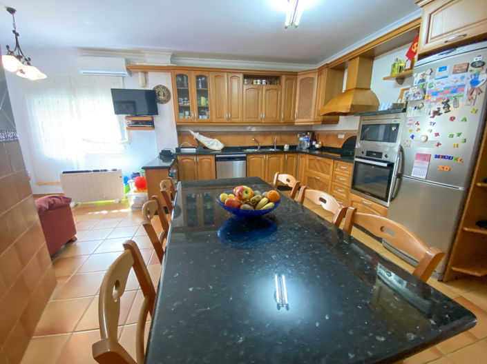 Image No.13-5 Bed Property for sale