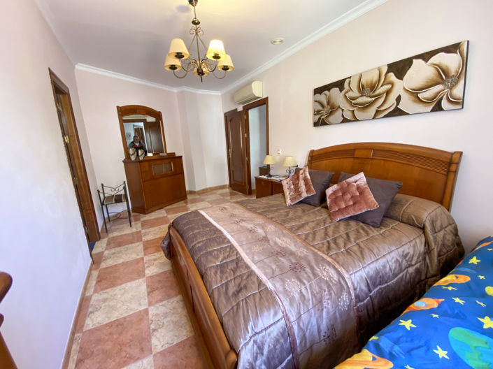 Image No.19-5 Bed Property for sale