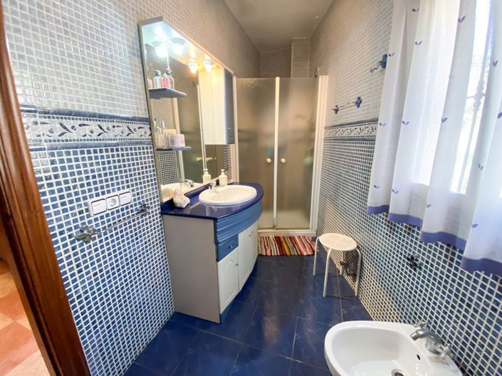 Image No.21-5 Bed Property for sale