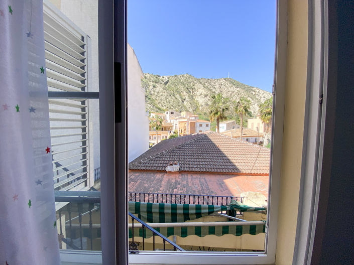 Image No.24-5 Bed Property for sale