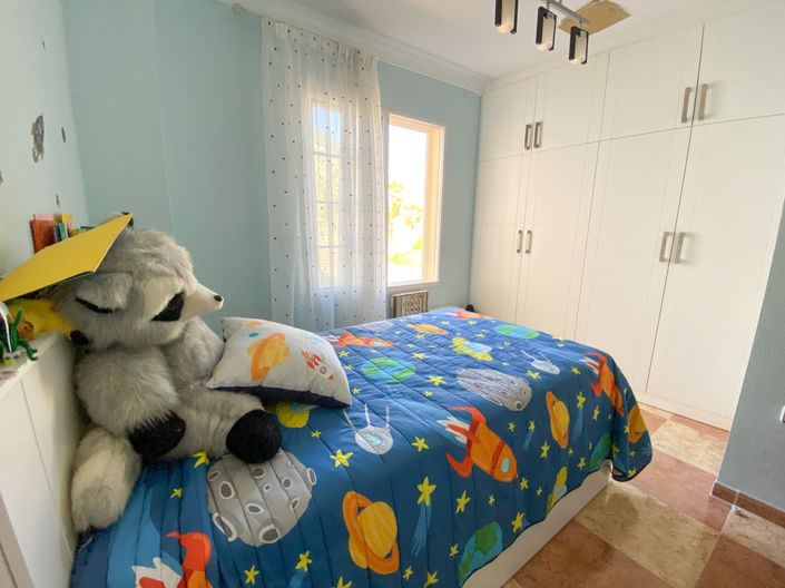 Image No.27-5 Bed Property for sale