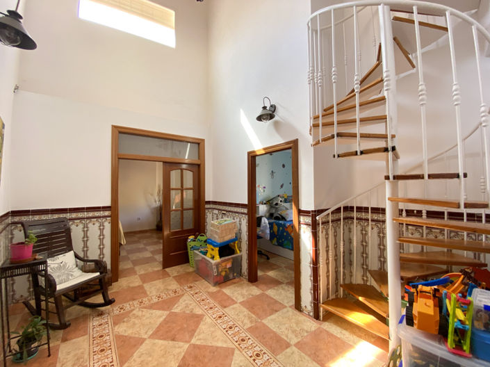 Image No.28-5 Bed Property for sale