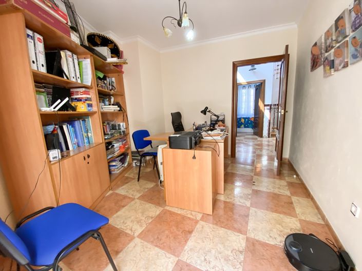 Image No.31-5 Bed Property for sale