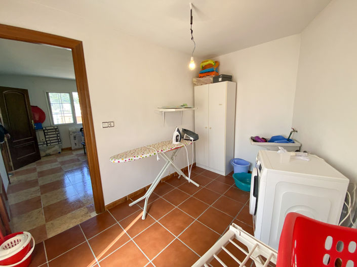 Image No.40-5 Bed Property for sale